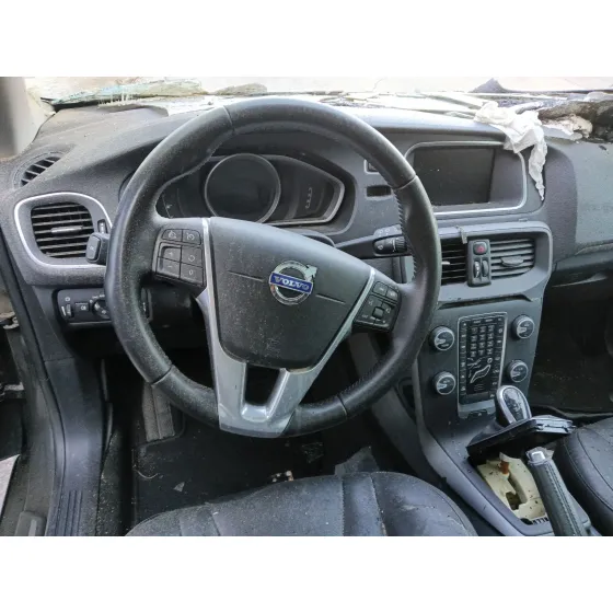 Volvo V40 HATCHBACK (525) 2015