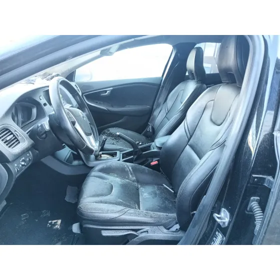 Volvo V40 HATCHBACK (525) 2015