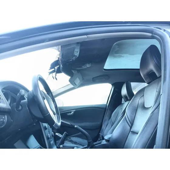 Volvo V40 HATCHBACK (525) 2015