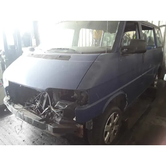 VOLKSWAGEN MULTIVAN '1994 2.4D AZUL
