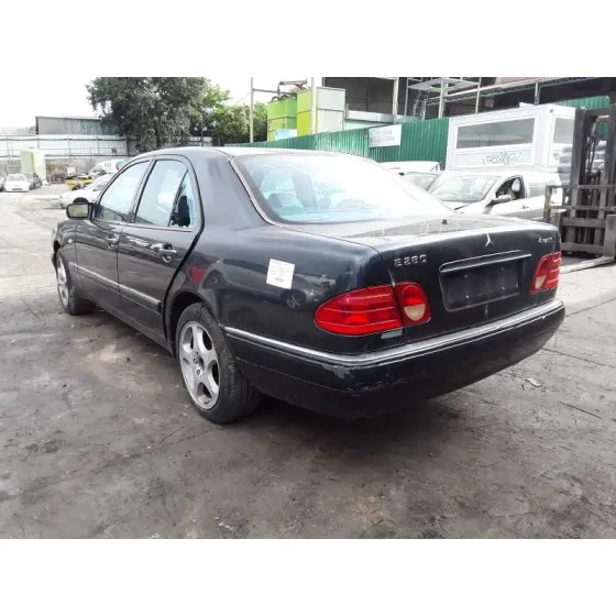 MERCEDES CLASE E (W210) BERLINA '1998 2.8 V6 18V CAT AZUL