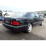 MERCEDES-BENZ CLASE E (W210) BERLINA MERCEDES CLASE E (W210) BERLINA '1998 2.8 V6 18V CAT AZUL 1995