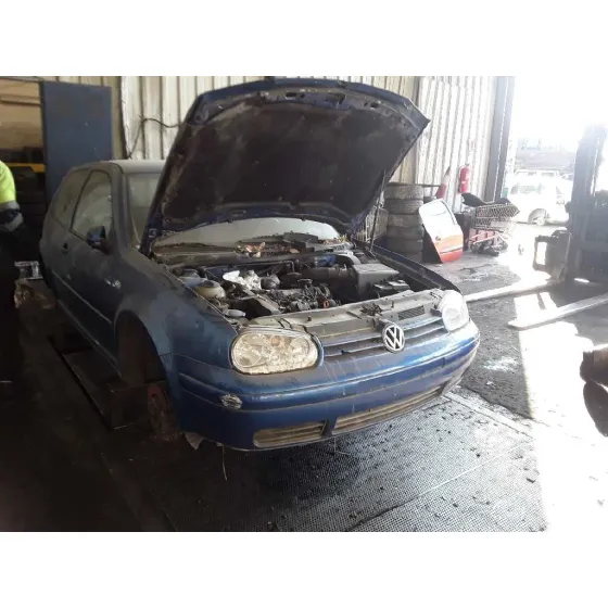 VOLKSWAGEN GOLF IV BERLINA (1J1) '2000 1.9 TDI AZUL