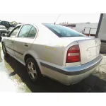 SKODA OCTAVIA BERLINA (1U2) SKODA OCTAVIA BERLINA (1U2) '1999 1.8 CAT (AGN) PLATA 1998