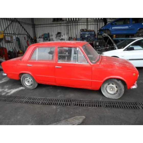 SEAT 124 1430 '1970 ROJO