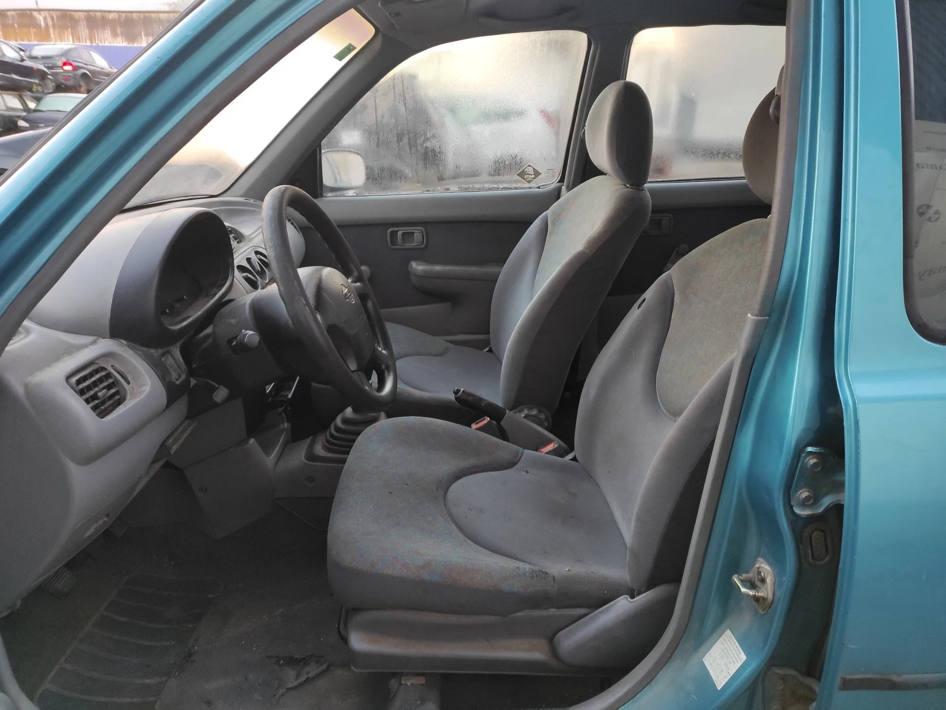 NISSAN MICRA (K11) NISSAN MICRA (K11) '1998 * AZUL CIELO 1998