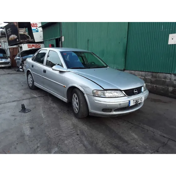 OPEL VECTRA B BERLINA '2000 BASICO PLATA