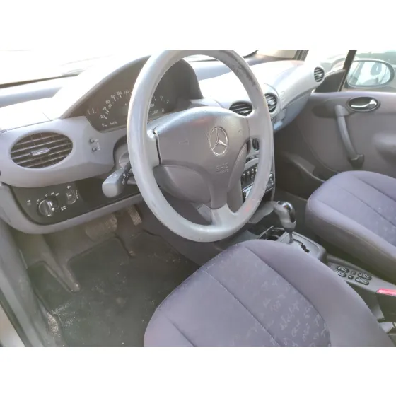 MERCEDES CLASE A (W168) '2000 1.4 CAT PLATA