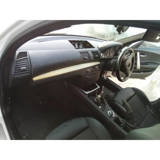 BMW SERIE 1 BERLINA (E81/E87) '2004 2.0 TURBODIESEL CAT BLANCO