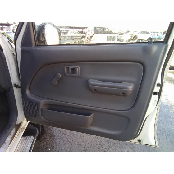 TOYOTA HILUX '1999 DOBLE CABINA 2.4 D TURBO BLANCO