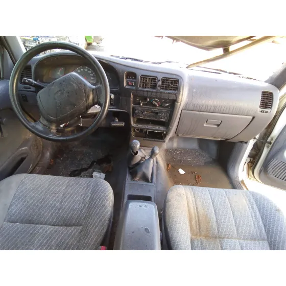 TOYOTA HILUX '1999 DOBLE CABINA 2.4 D TURBO BLANCO