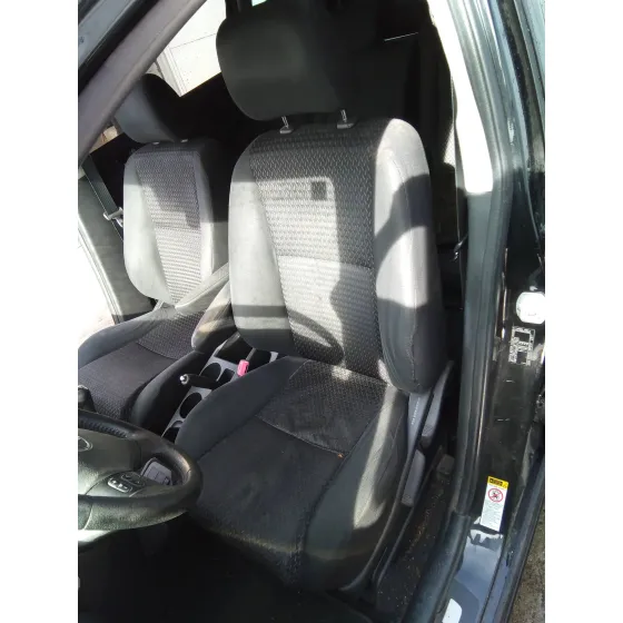 TOYOTA COROLLA VERSO (R1) '2008 2.2 TURBODIESEL CAT NEGRO