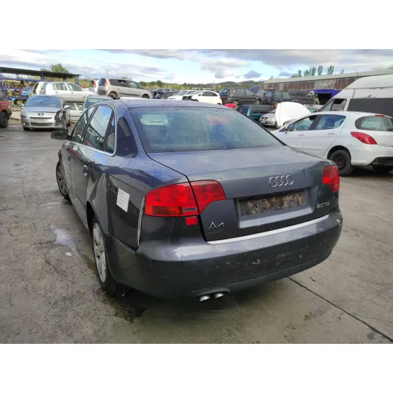 AUDI A4 BERLINA (8E) '2005 2.0 TDI GRIS OSCURO