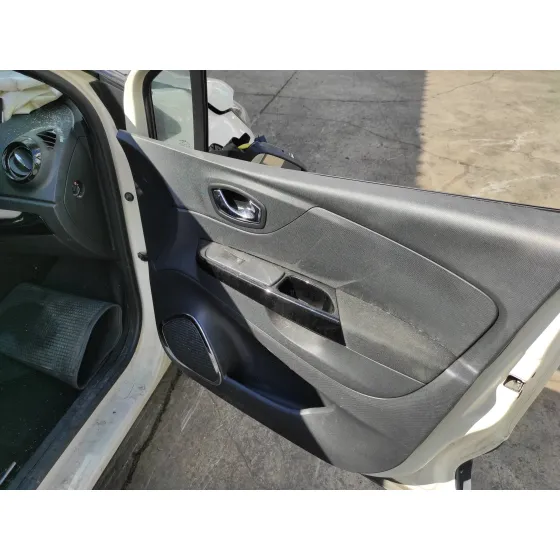 RENAULT CAPTUR '2014 1.5 DCI DIESEL FAP ENERGY CREMA