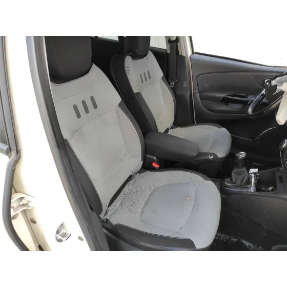 RENAULT CAPTUR '2014 1.5 DCI DIESEL FAP ENERGY CREMA