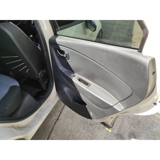 RENAULT CAPTUR '2014 1.5 DCI DIESEL FAP ENERGY CREMA