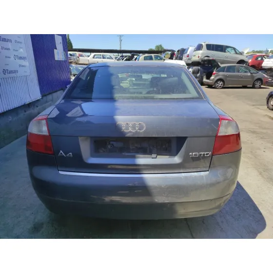 AUDI A4 BERLINA (8E) '2004 1.9 TDI GRIS