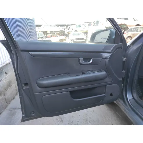AUDI A4 BERLINA (8E) '2004 1.9 TDI GRIS