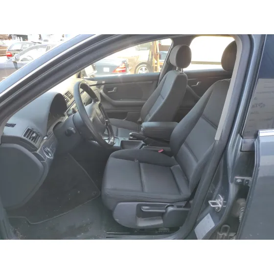 AUDI A4 BERLINA (8E) '2004 1.9 TDI GRIS