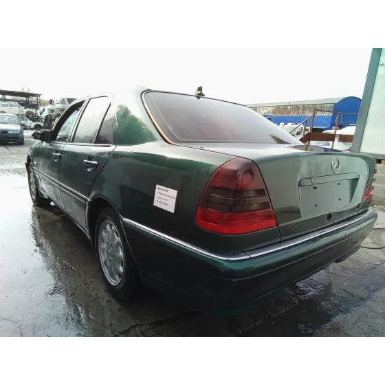 MERCEDES CLASE C (W202) BERLINA '1998 2.5 20V TURBODIESEL CAT NEGRO