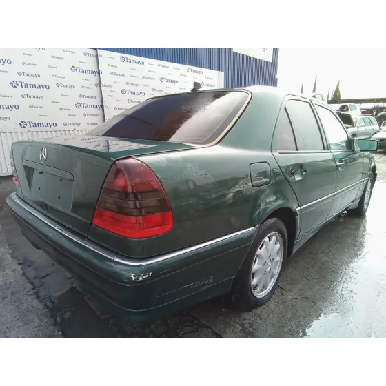 MERCEDES CLASE C (W202) BERLINA '1998 2.5 20V TURBODIESEL CAT NEGRO