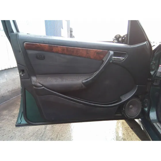 MERCEDES CLASE C (W202) BERLINA '1998 2.5 20V TURBODIESEL CAT NEGRO