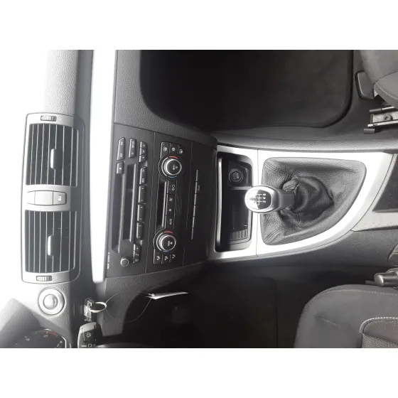 BMW SERIE 1 BERLINA (E81/E87) '2007 2.0 16V DIESEL NEGRO
