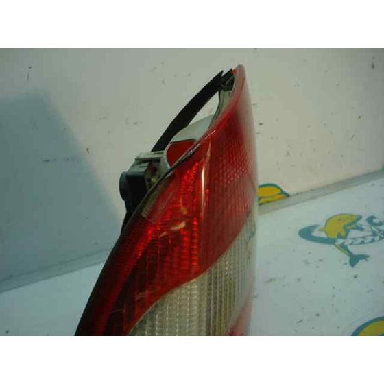 Piloto Trasero Izquierdo Para Opel Vectra B Berlina