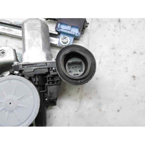 Elevalunas Delantero Izquierdo Para Lexus Is200