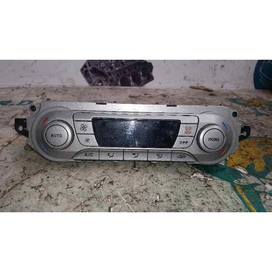 Mando Climatizador para Ford Focus Lim. (Cb4)
