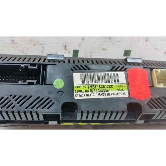 Mando Climatizador para Ford Focus Lim. (Cb4)