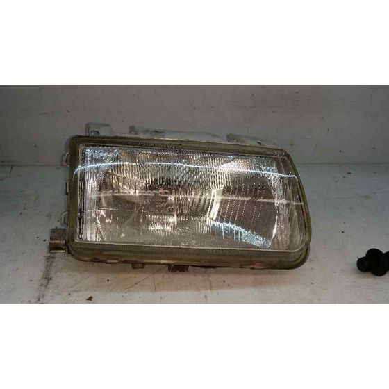 Faro Derecho Para Volkswagen Polo Berlina