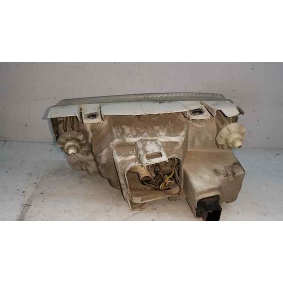 Faro Derecho Para Volkswagen Polo Berlina