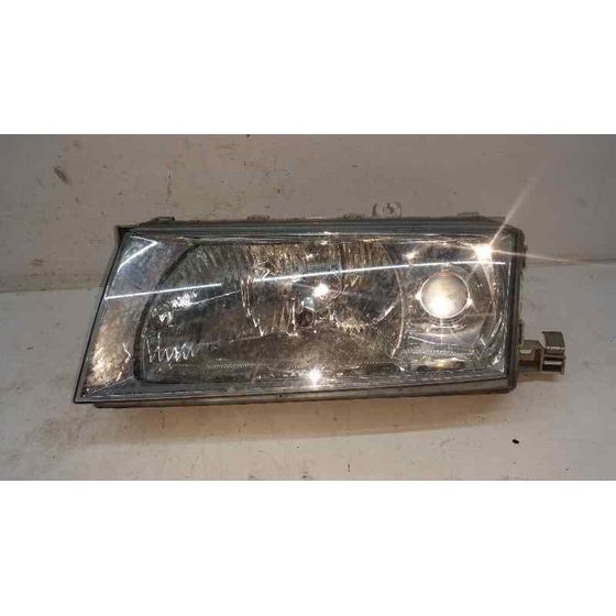 Faro Izquierdo Para Skoda Octavia Berlina