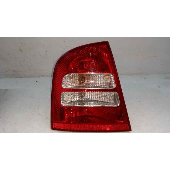 Piloto Trasero Izquierdo Para Skoda Octavia Berlina
