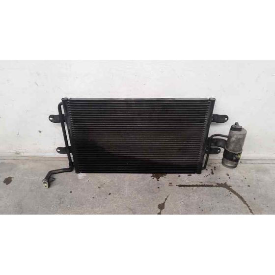 Condensador / Radiador Aire Acondicionado Para Volkswagen Golf Iv Berlina