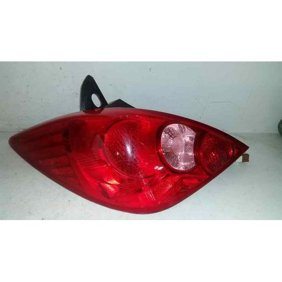 Piloto Trasero Izquierdo Para Nissan Tiida