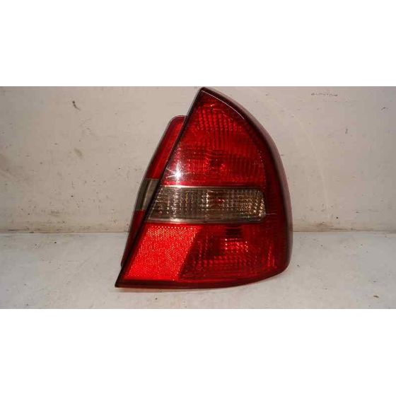 Piloto Trasero Derecho Para Mitsubishi Carisma Berlina 5