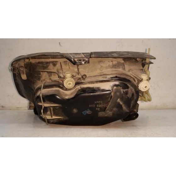 Faro Derecho Para Volkswagen Polo Berlina