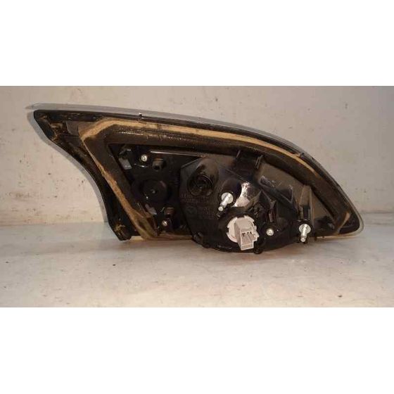Piloto Trasero Derecho Para Mazda 3 Lim.