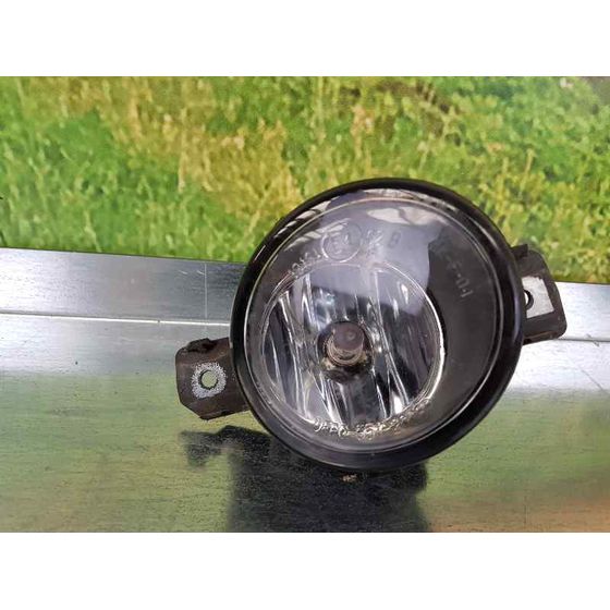 Faro Antiniebla Derecho Para Nissan Primera Berlina