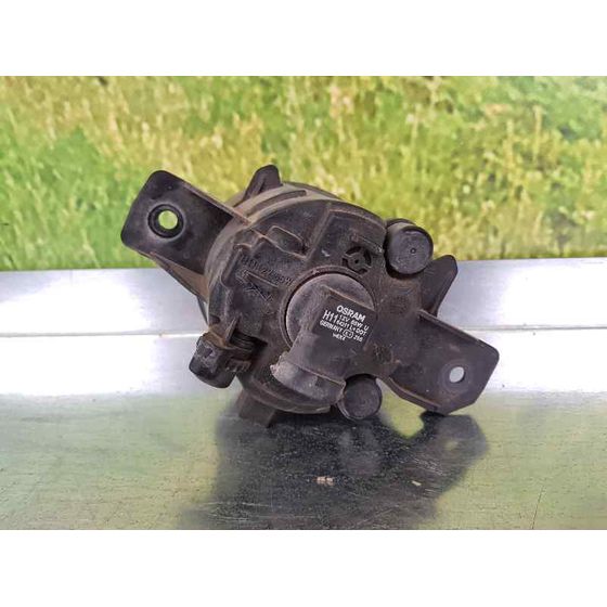 Faro Antiniebla Derecho Para Nissan Primera Berlina