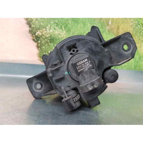 Faro Antiniebla Derecho Para Nissan Primera Berlina