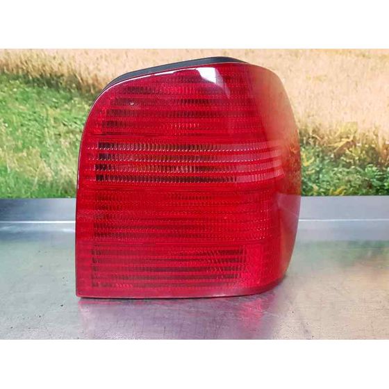Piloto Trasero Derecho Para Volkswagen Polo Berlina