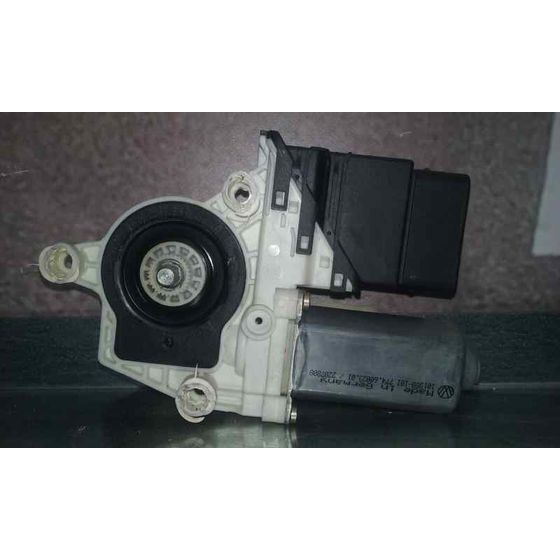 Motor Elevalunas Trasero Derecho Para Volkswagen Golf Iv Berlina