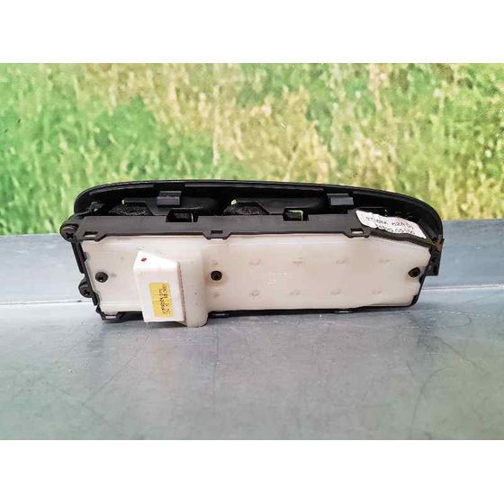 Mando Elevalunas Delantero Izquierdo Para Toyota Avensis Berlina