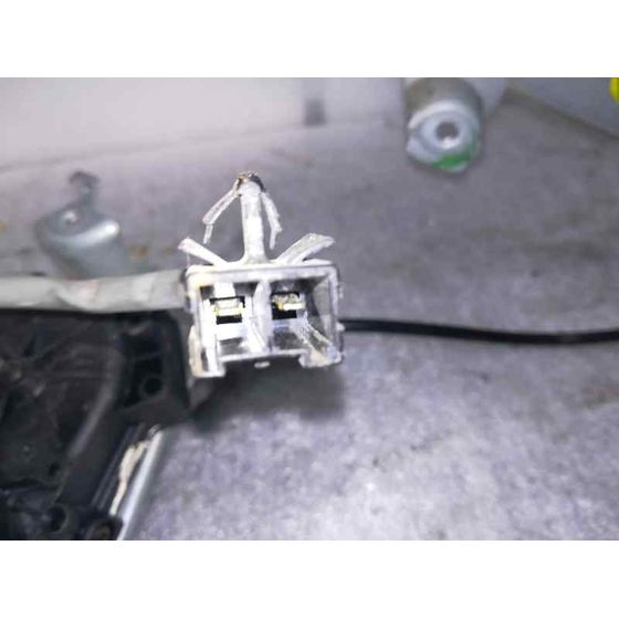 Elevalunas Delantero Derecho para Nissan Primera Berlina (P11)