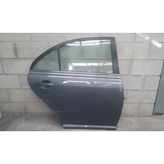 Puerta Trasera Derecha Para Toyota Avensis Berlina