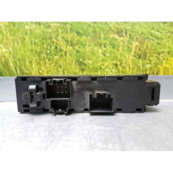 Mando Elevalunas Delantero Izquierdo Para Ford Focus Lim.