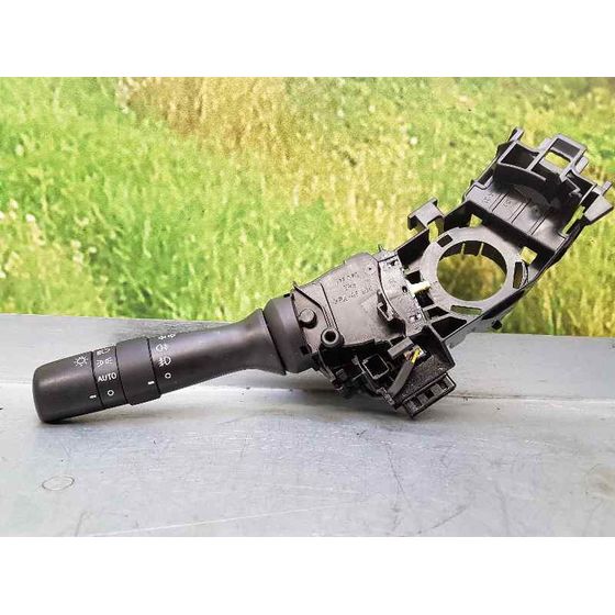 Mando Luces Para Toyota Avensis